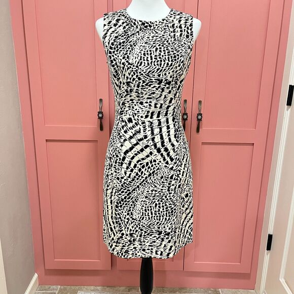 Elie Tahari Animal Print Shift Dress Size 2 - Picture 15 of 15